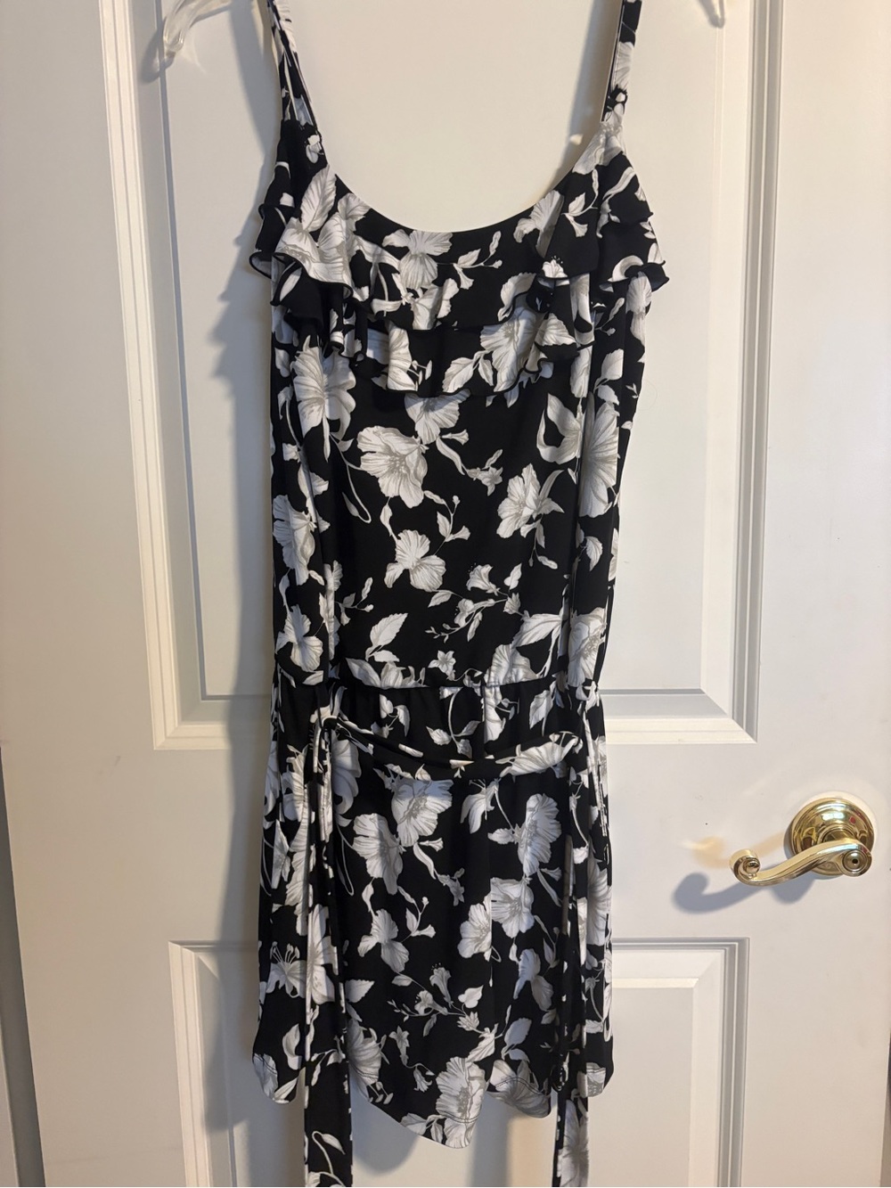 White House Black Market Black White Floral Ruffle Romper Size 6 - Picture 8 of 8